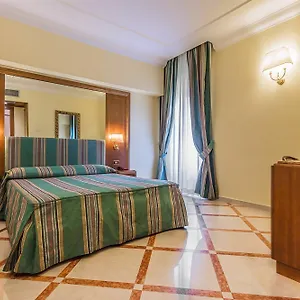 Raeli Noto 3* Řím